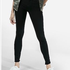 Express Mid rise Skinny Jeans NEW WITH TAG